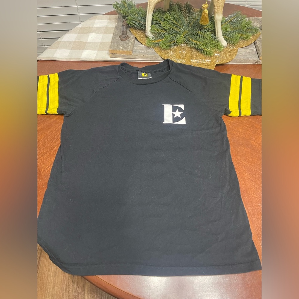 Elton John Tour T-shirt  Farewell 75 E* RARE